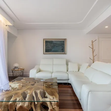 Colon Apartment